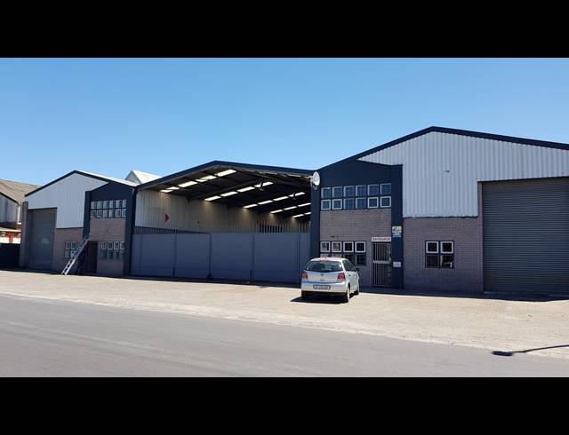 1,290M² FACTORY TO LET IN STIKLAND INDUSTRIAL